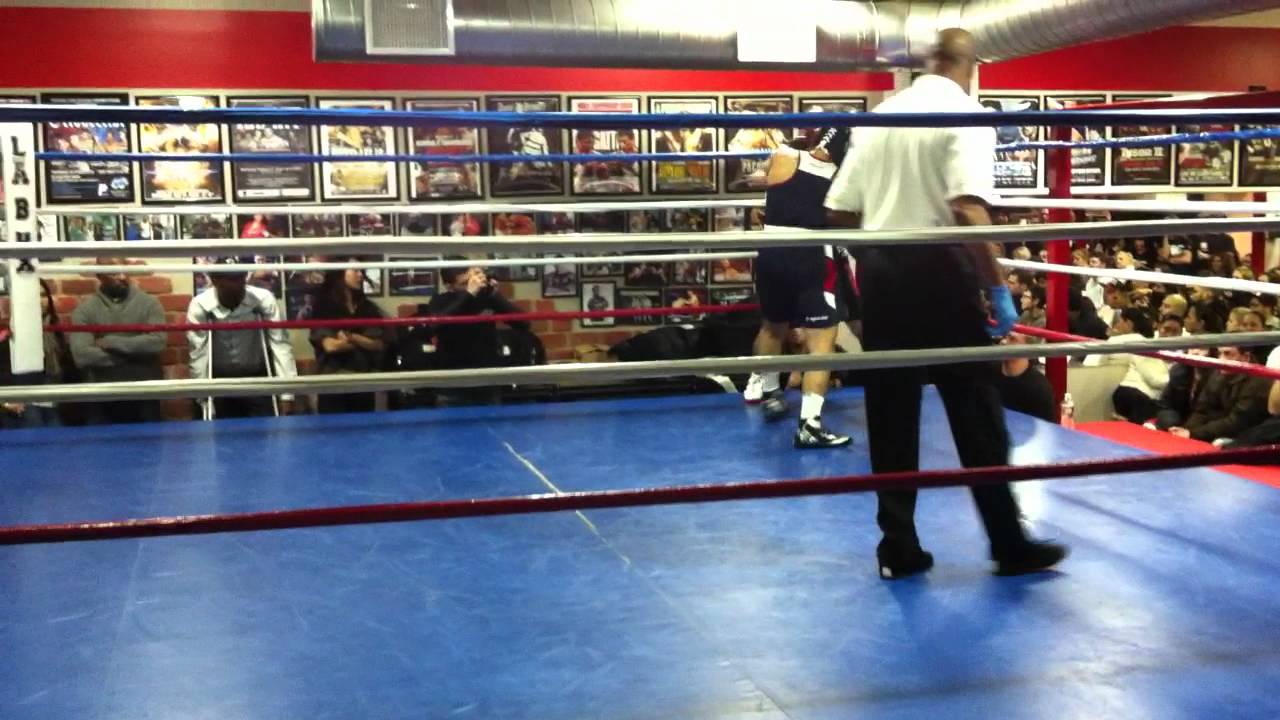 TSMMA Mike Trizano's first fight! ROUND 2